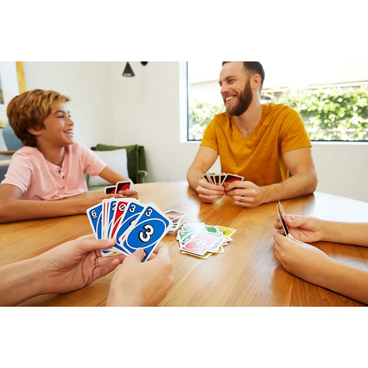Uno Deluxe – Jeu de cartes stratégie et hasard