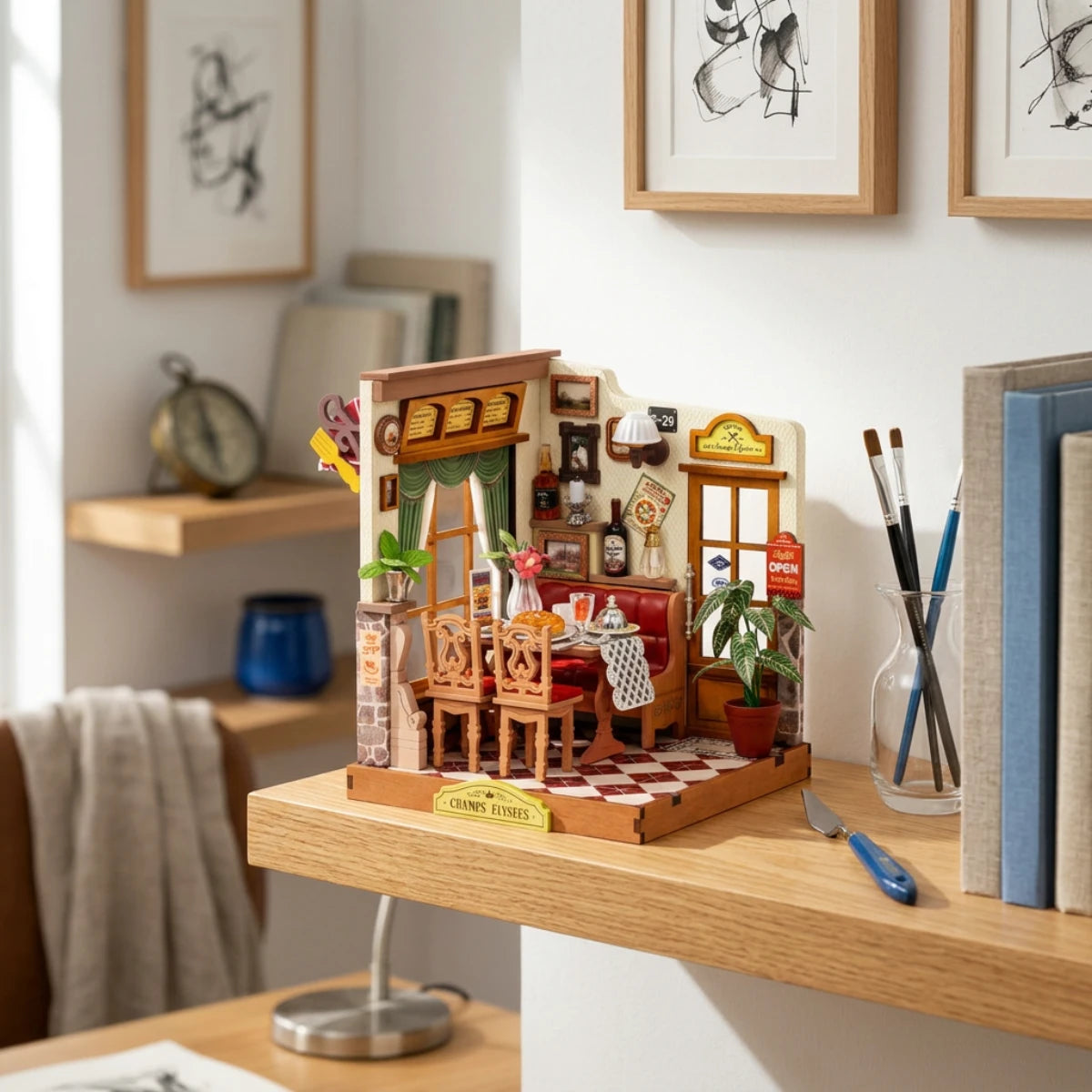 Bistro des Champs-Élysées – Maquette en bois (160 pièces)