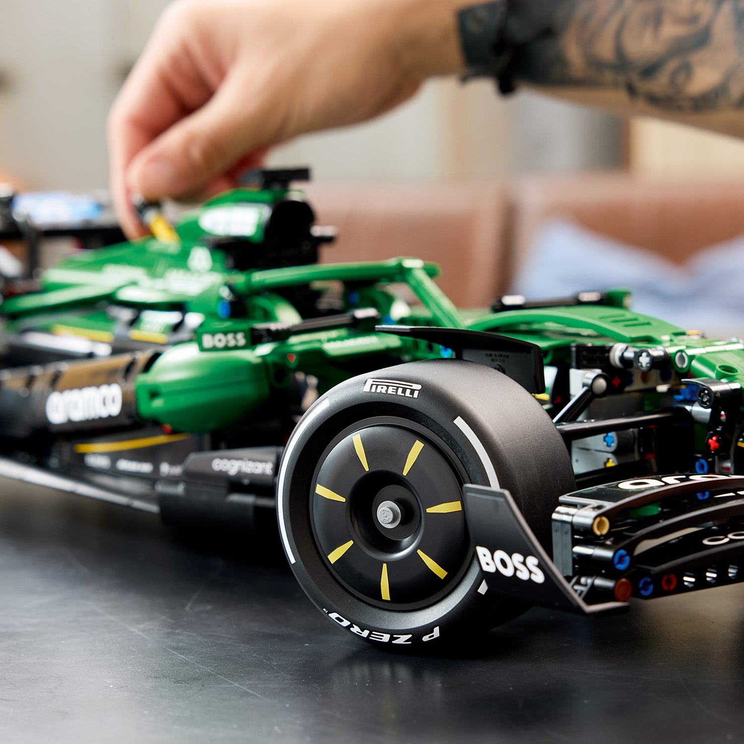 42240 - LEGO® Technic - Voiture Aston Martin Aramco AMR25 F1