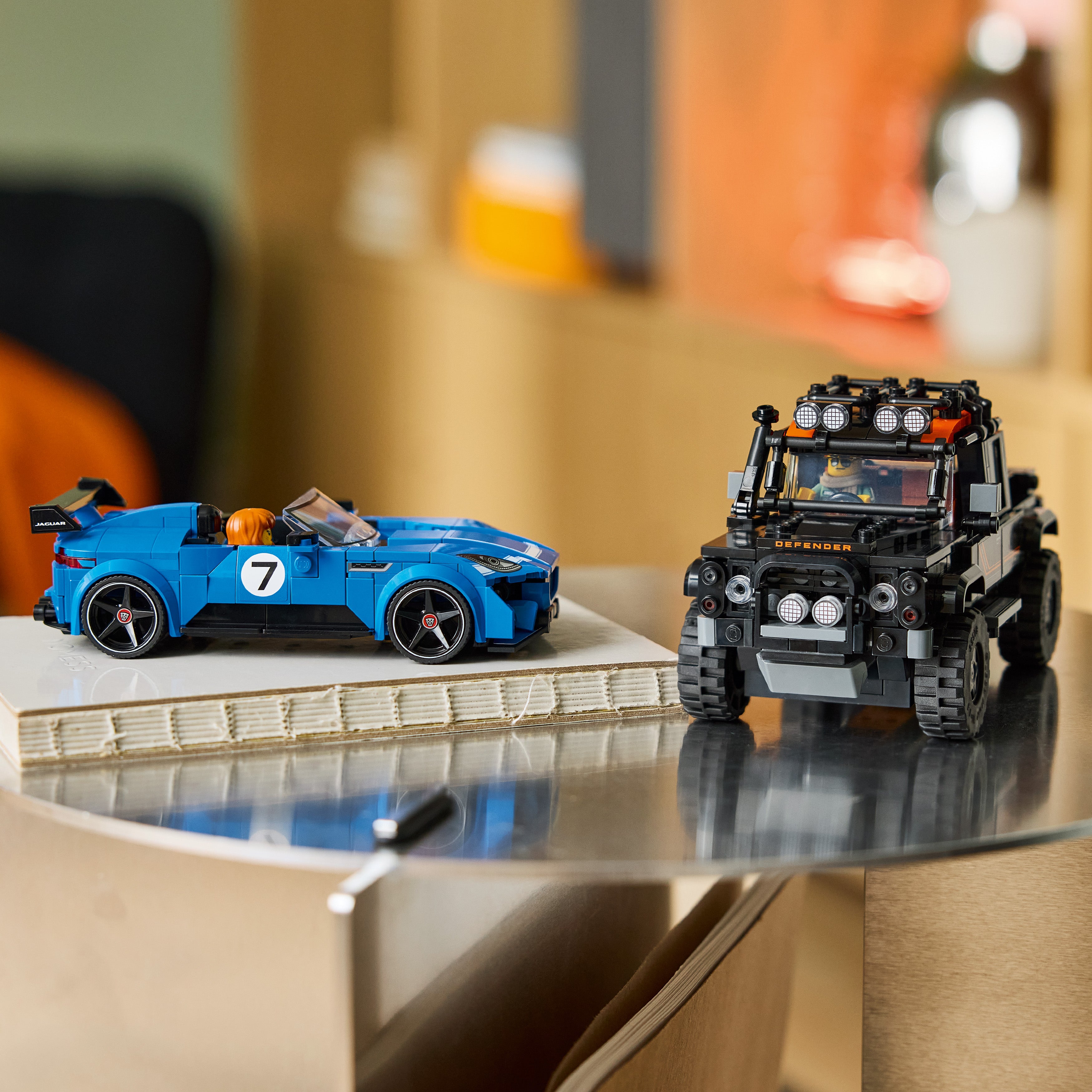 77264 - LEGO® Speed Champions - La Jaguar Project 7 et le Land Rover Defender