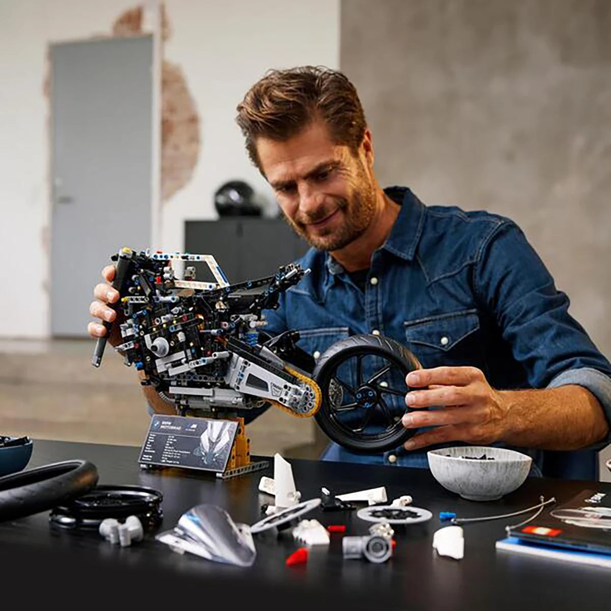 42130 - Moto BMW M 1000 RR - LEGO® Technic