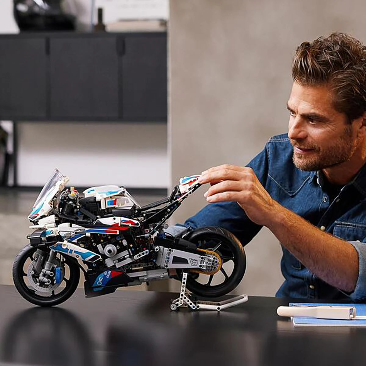 42130 - Moto BMW M 1000 RR - LEGO® Technic