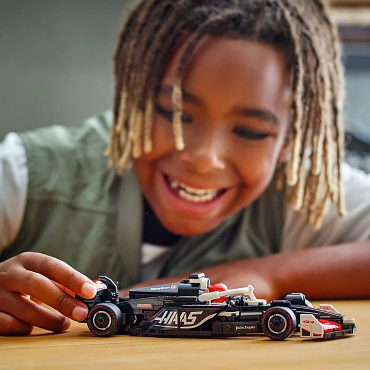 77250 - MoneyGram Haas Team VF-24 - LEGO® Speed Champions