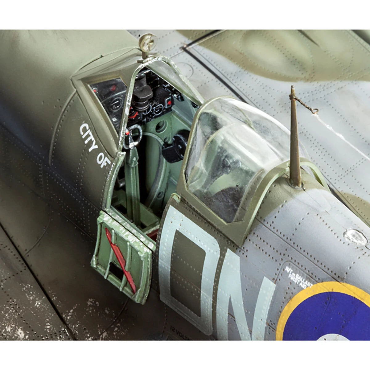 Maquette Spitfire (1/32 – 154 pièces)