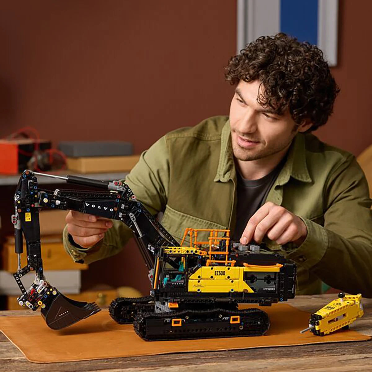 42215 - Pelleteuse Volvo EC500 hybride - LEGO® Technic
