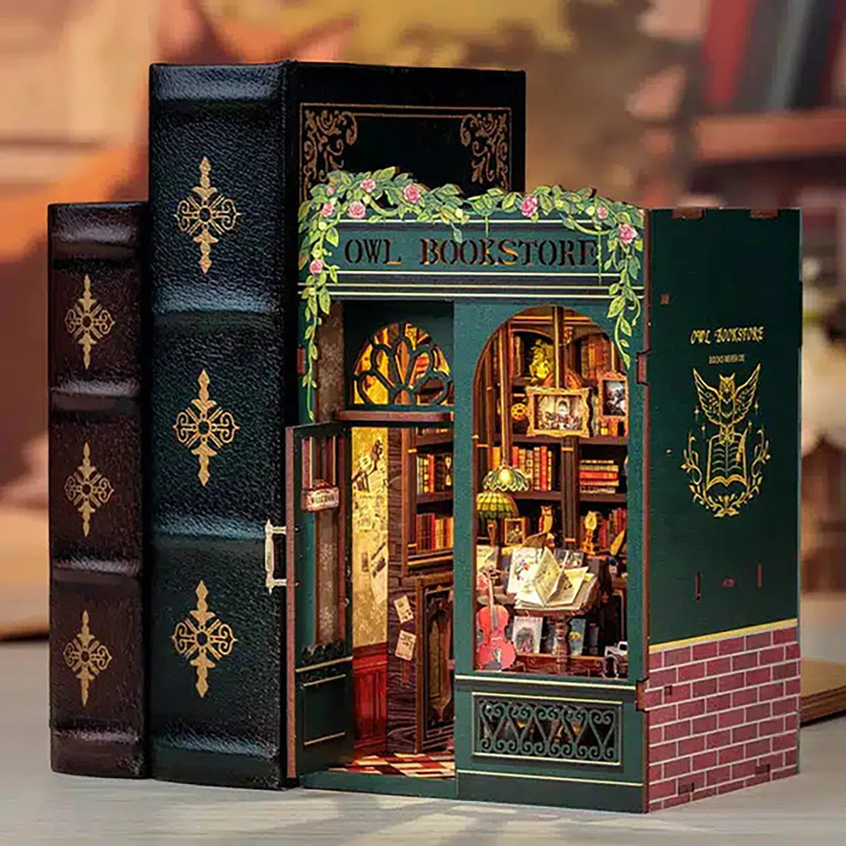 Owl Bookstore – Book Nook – Kit DIY