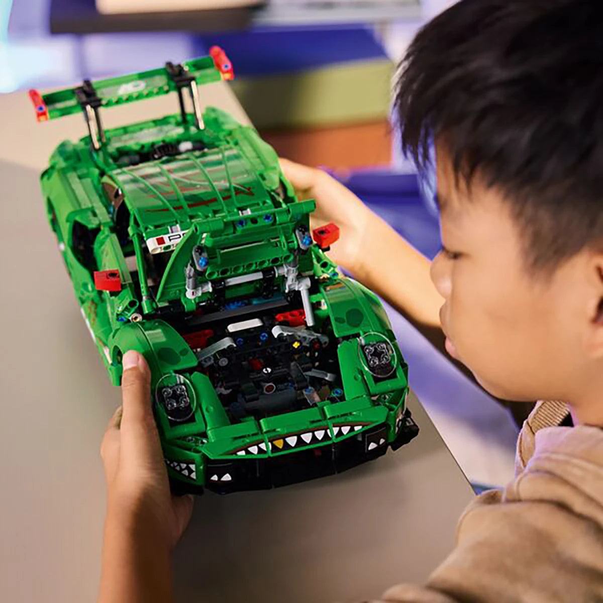 42224 - Porsche 911 GT3 R REXY AO Racing - LEGO® Technic