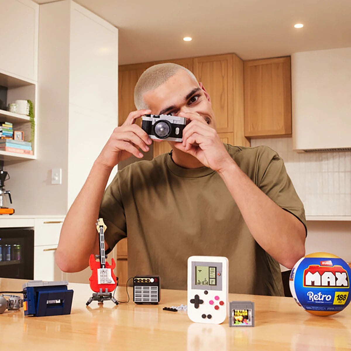 Capsule surprise MAX Rétro série 2 (modèle aléatoire)