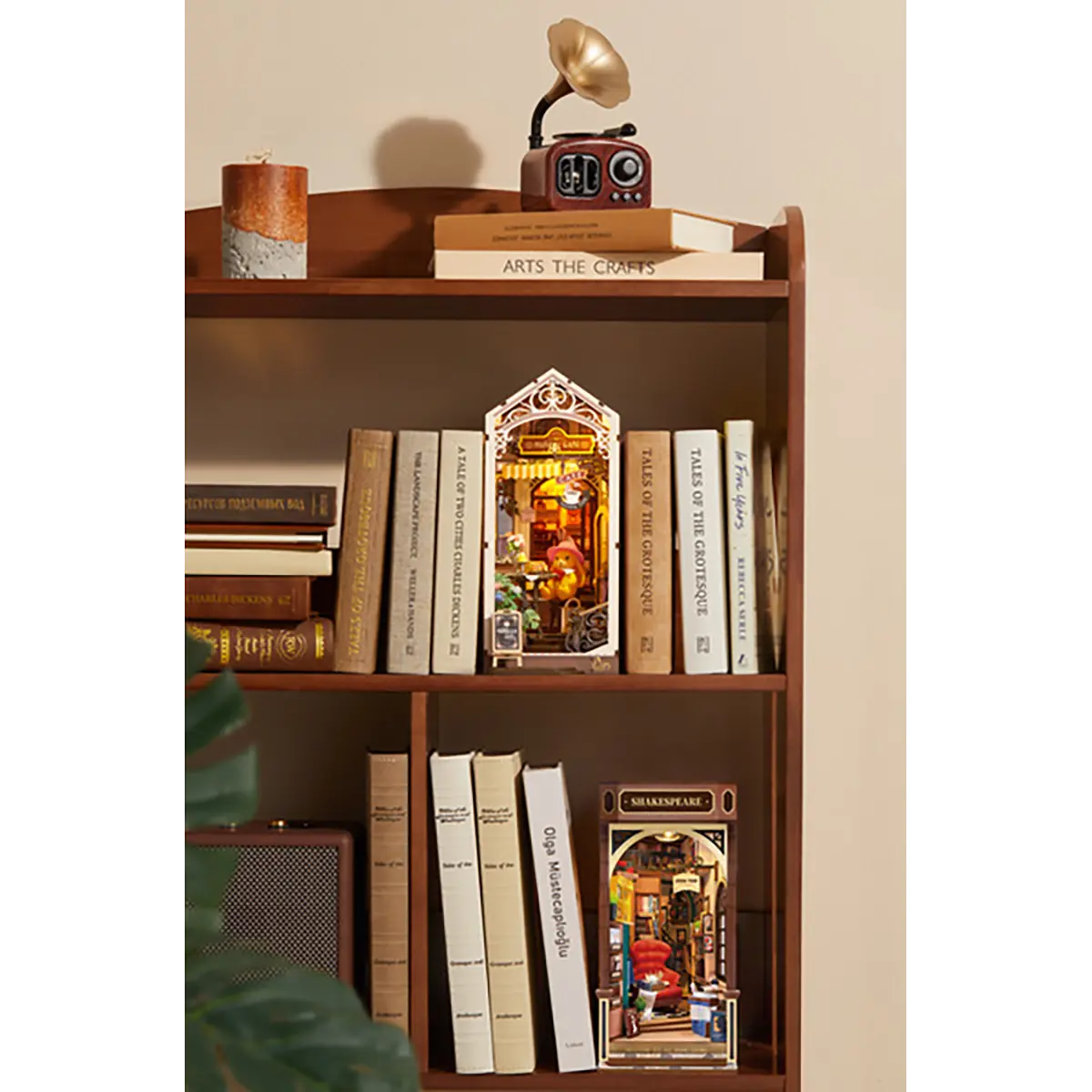 Book Nook Holiday Café – Kit DIY 171 pièces