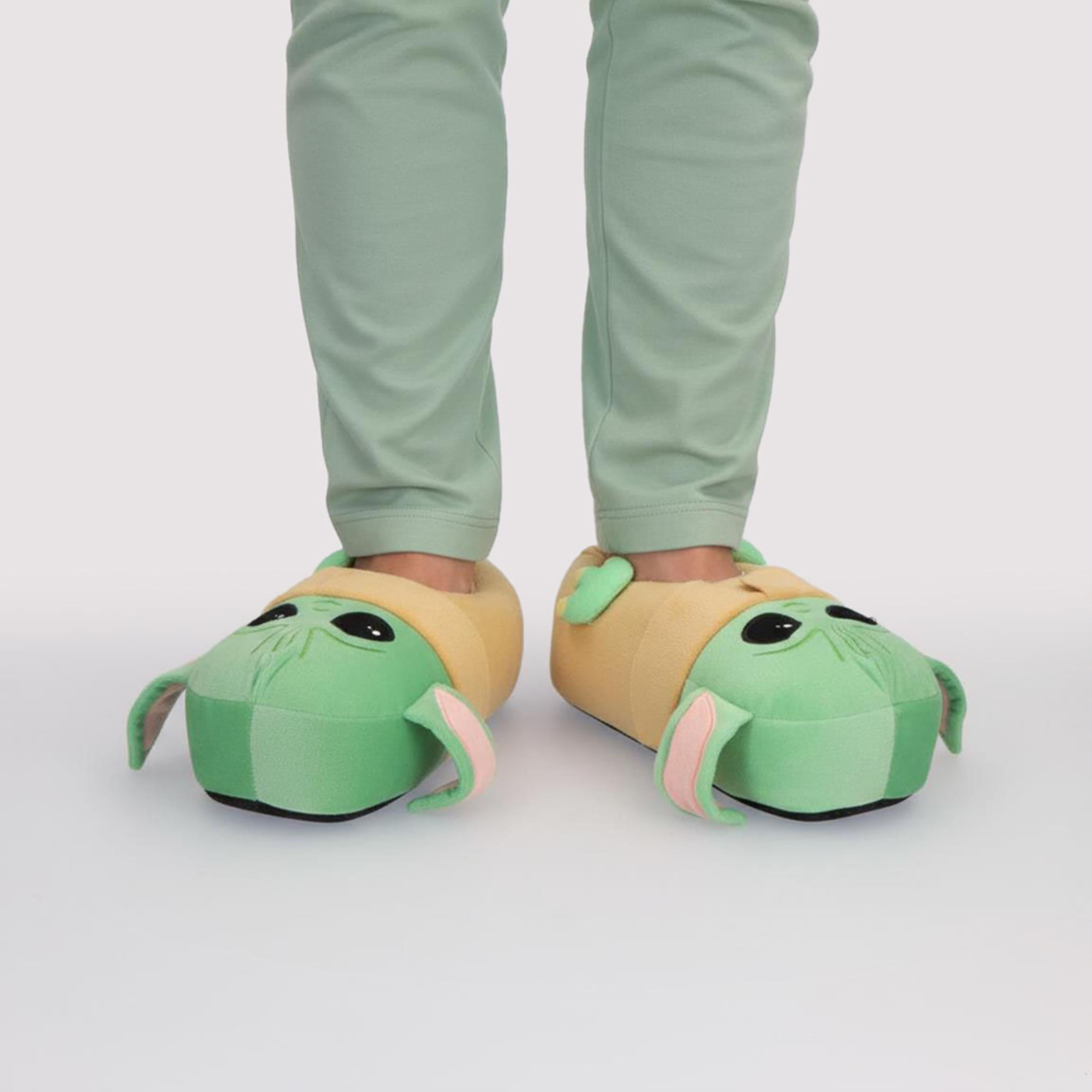 CHAUSSONS AVEC APPLICATIONS 3D “THE MANDALORIAN”