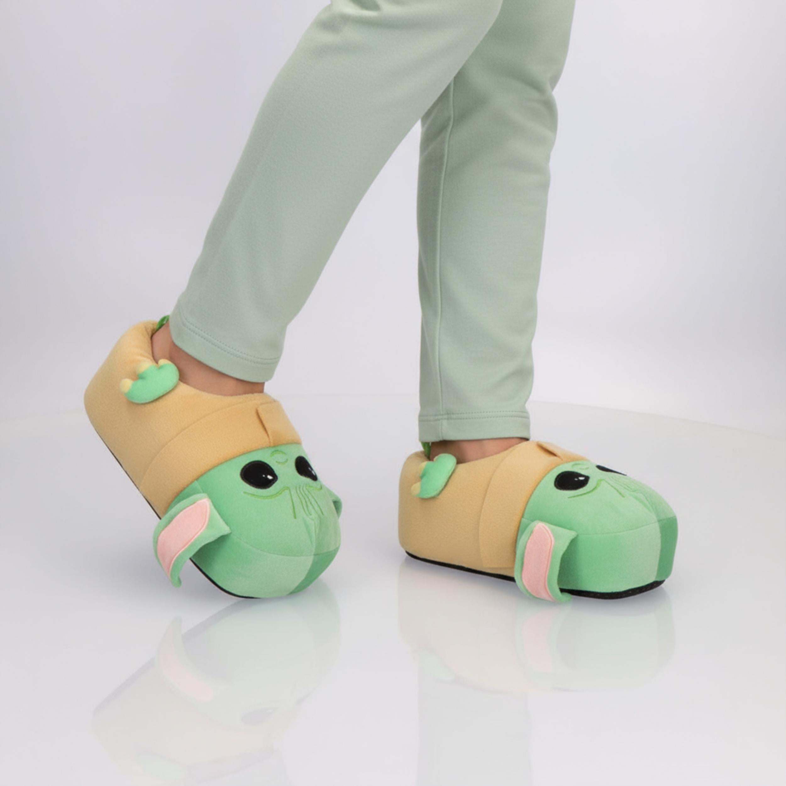 CHAUSSONS AVEC APPLICATIONS 3D “THE MANDALORIAN”