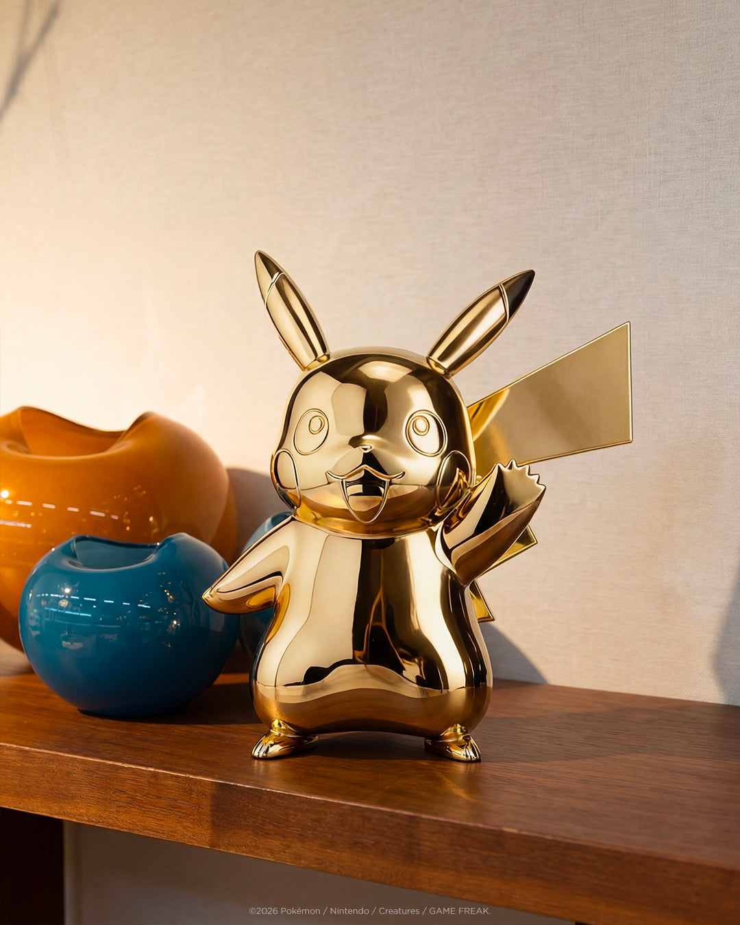 Pikachu Gold édition anniversaire 30 ans 30cm