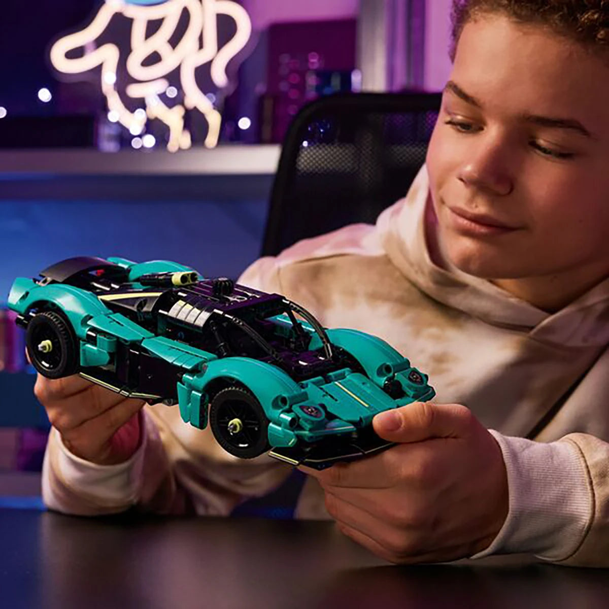 42208 - Aston Martin Valkyrie - LEGO® Technic