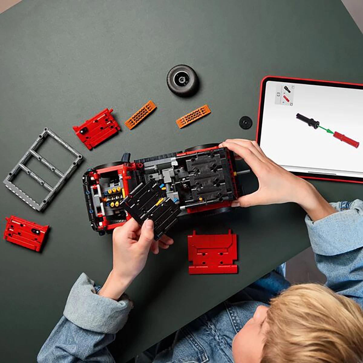 42213 - Ford Bronco® - LEGO® Technic